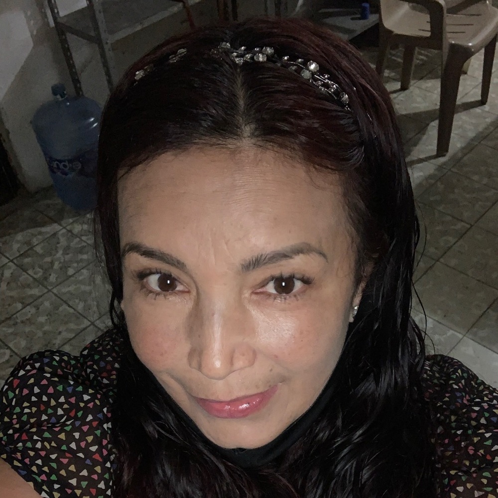 Meet your Posher, Claudia